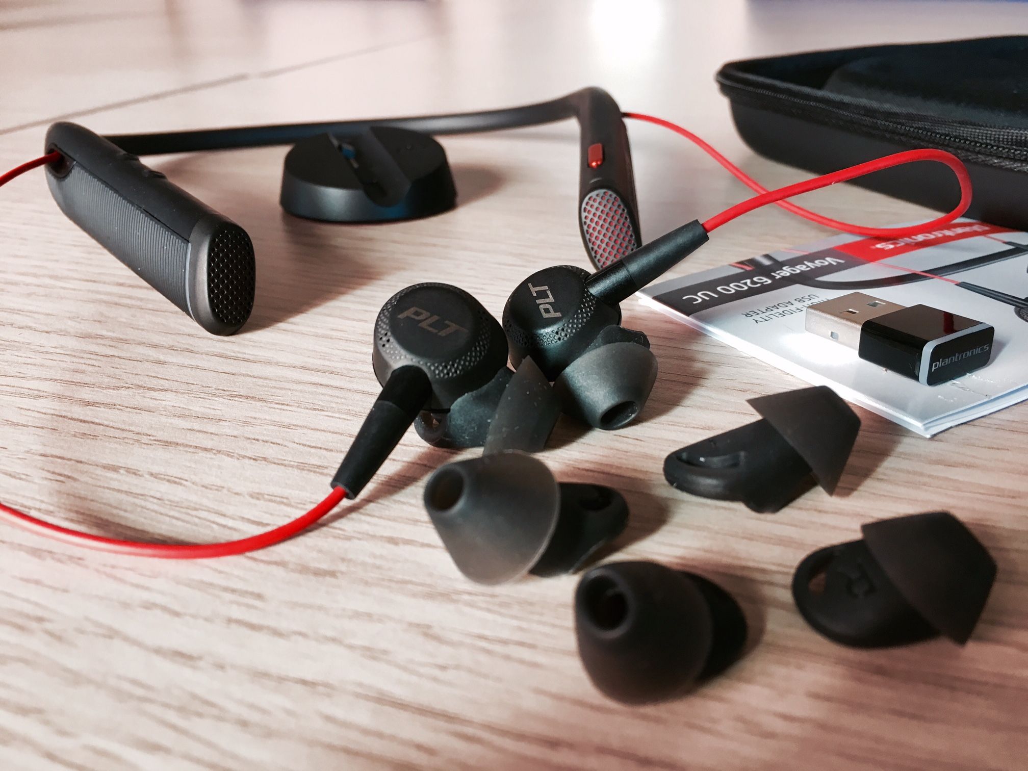 Auricular in-ear con Micrófono Plantronics Voyager 6200 UC (Review)